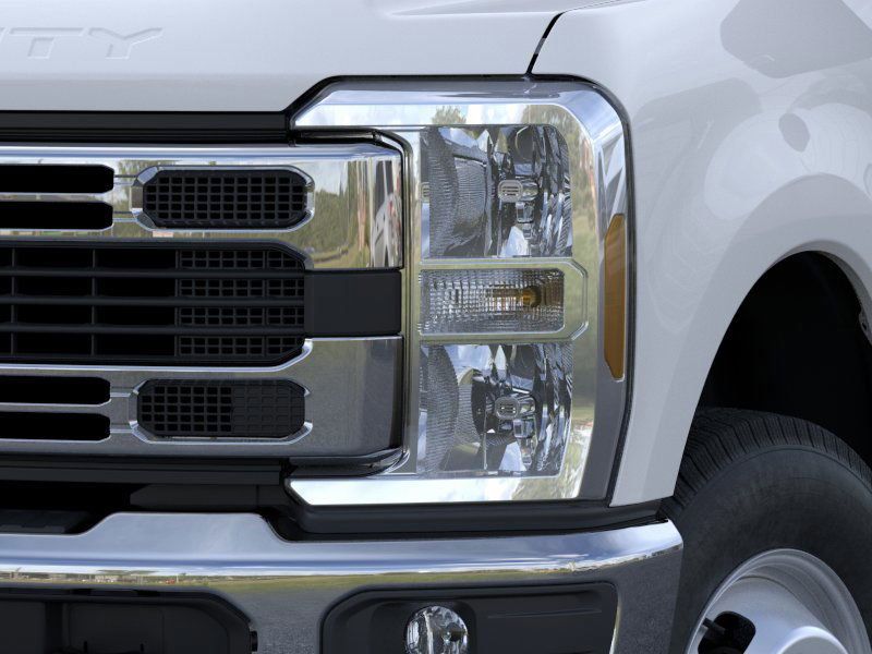 2026 Ford F-350 photo 17