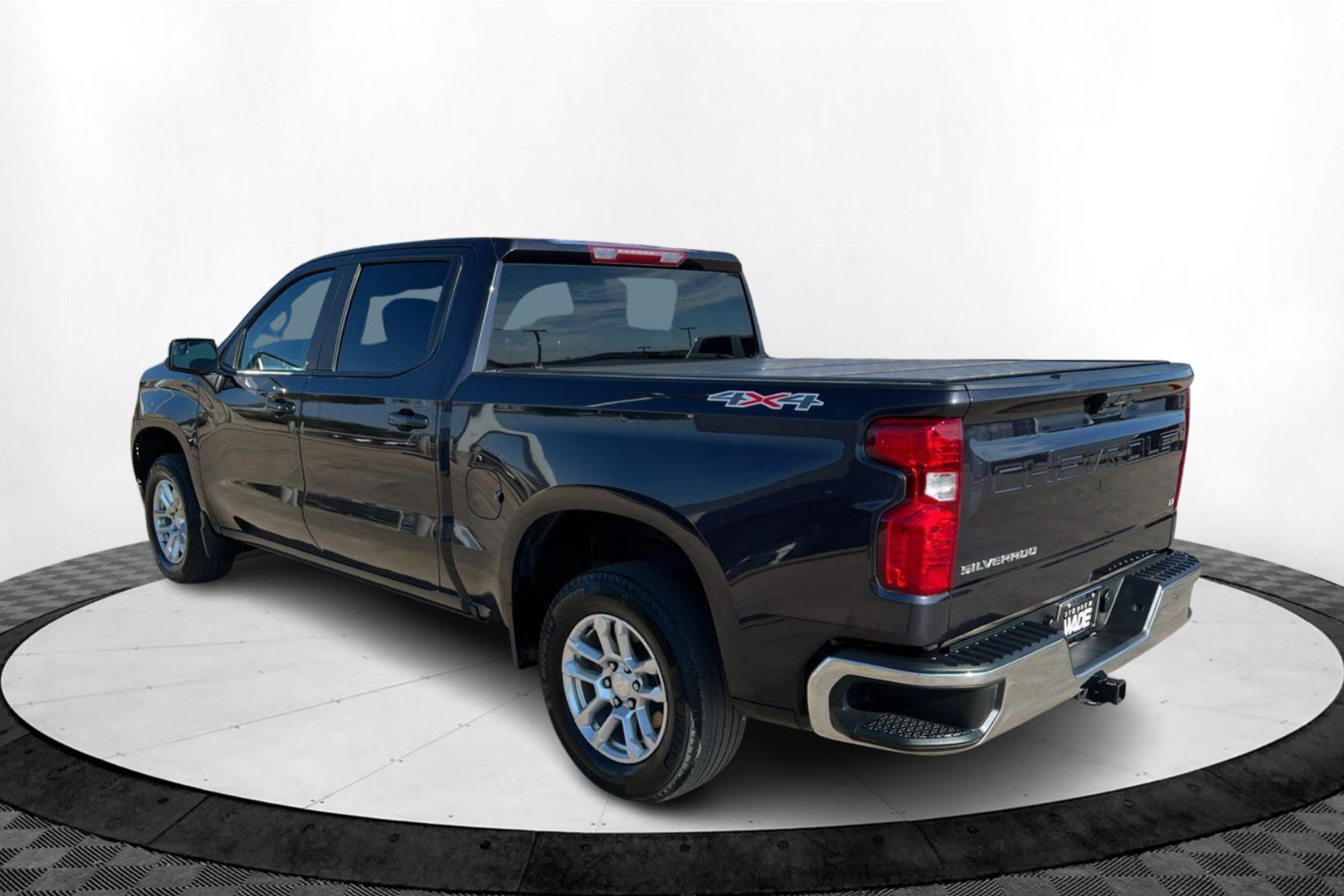 2022 Chevrolet Silverado 1500 LT photo 3