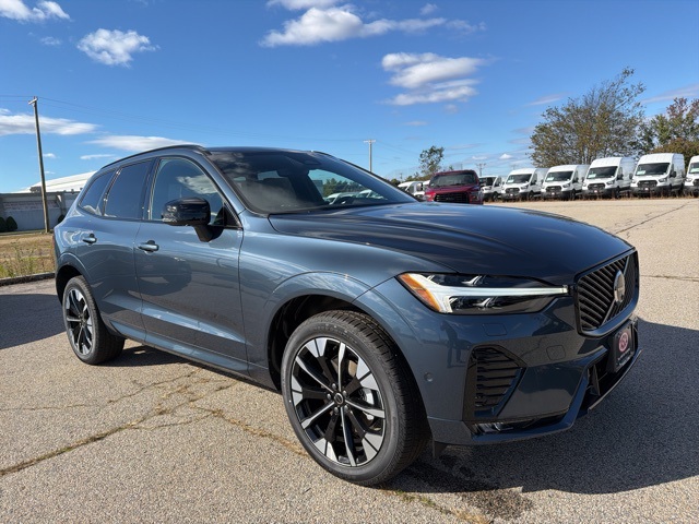 2026 Volvo XC60 Plus's photo