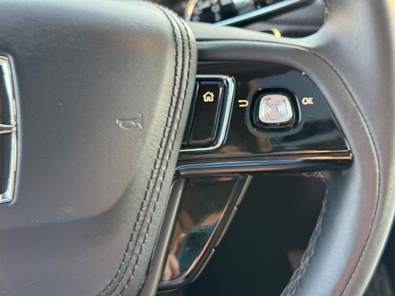 2022 Lincoln Aviator Standard photo 22