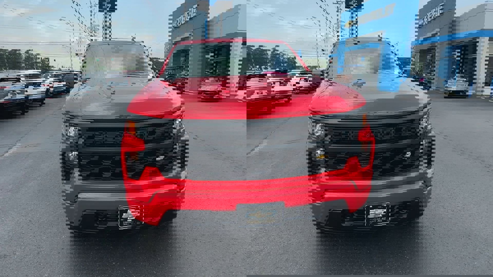 2025 Chevrolet Silverado 1500 Custom photo 3