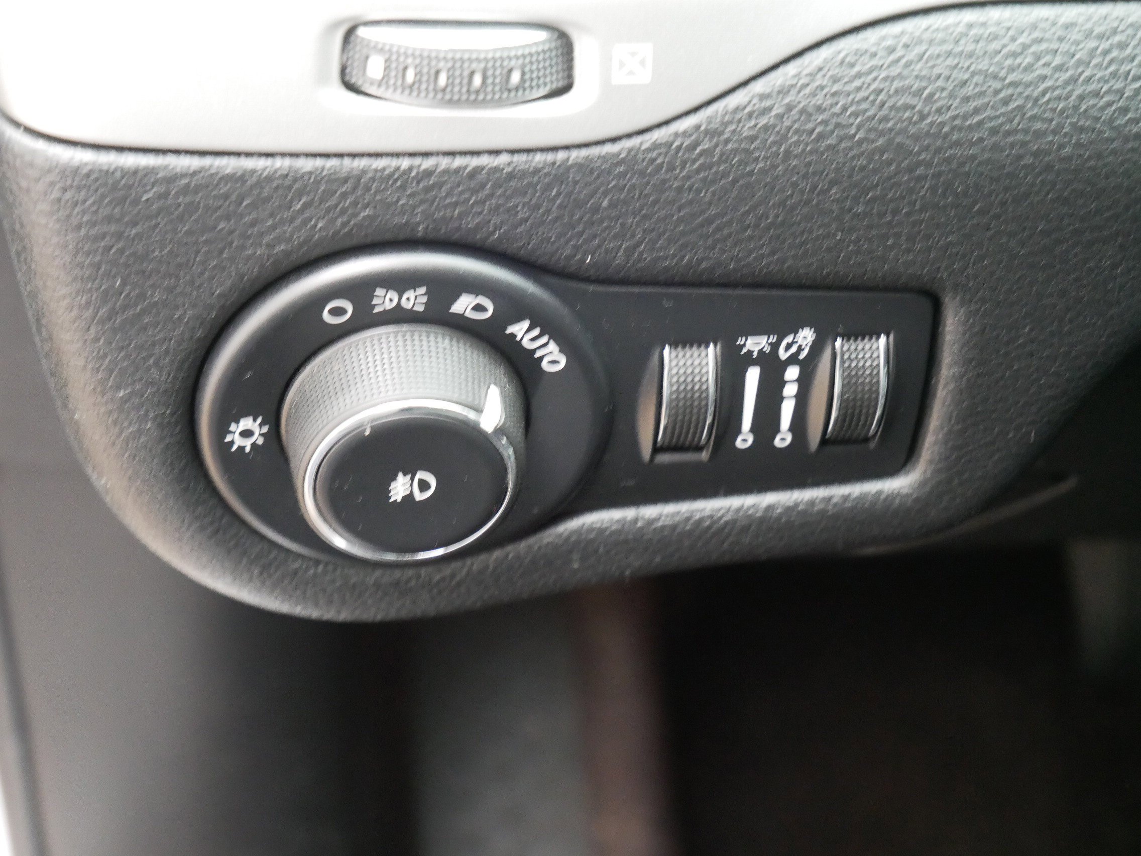 2016 Jeep Cherokee Trailhawk photo 14