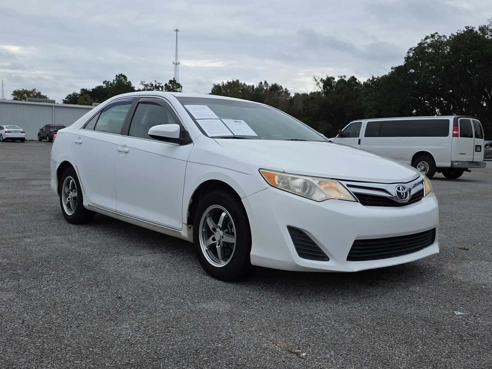 2012 Toyota Camry LE photo 2