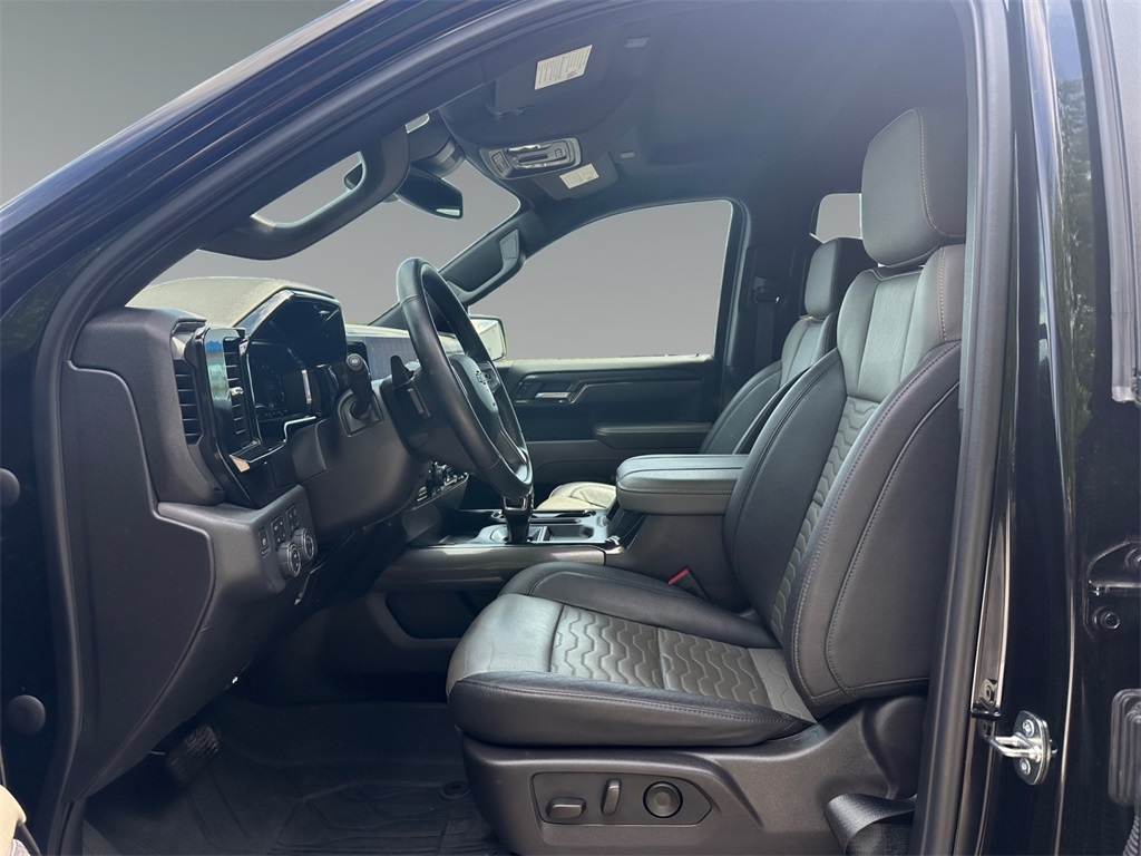 2024 Chevrolet Silverado 1500 ZR2 photo 3