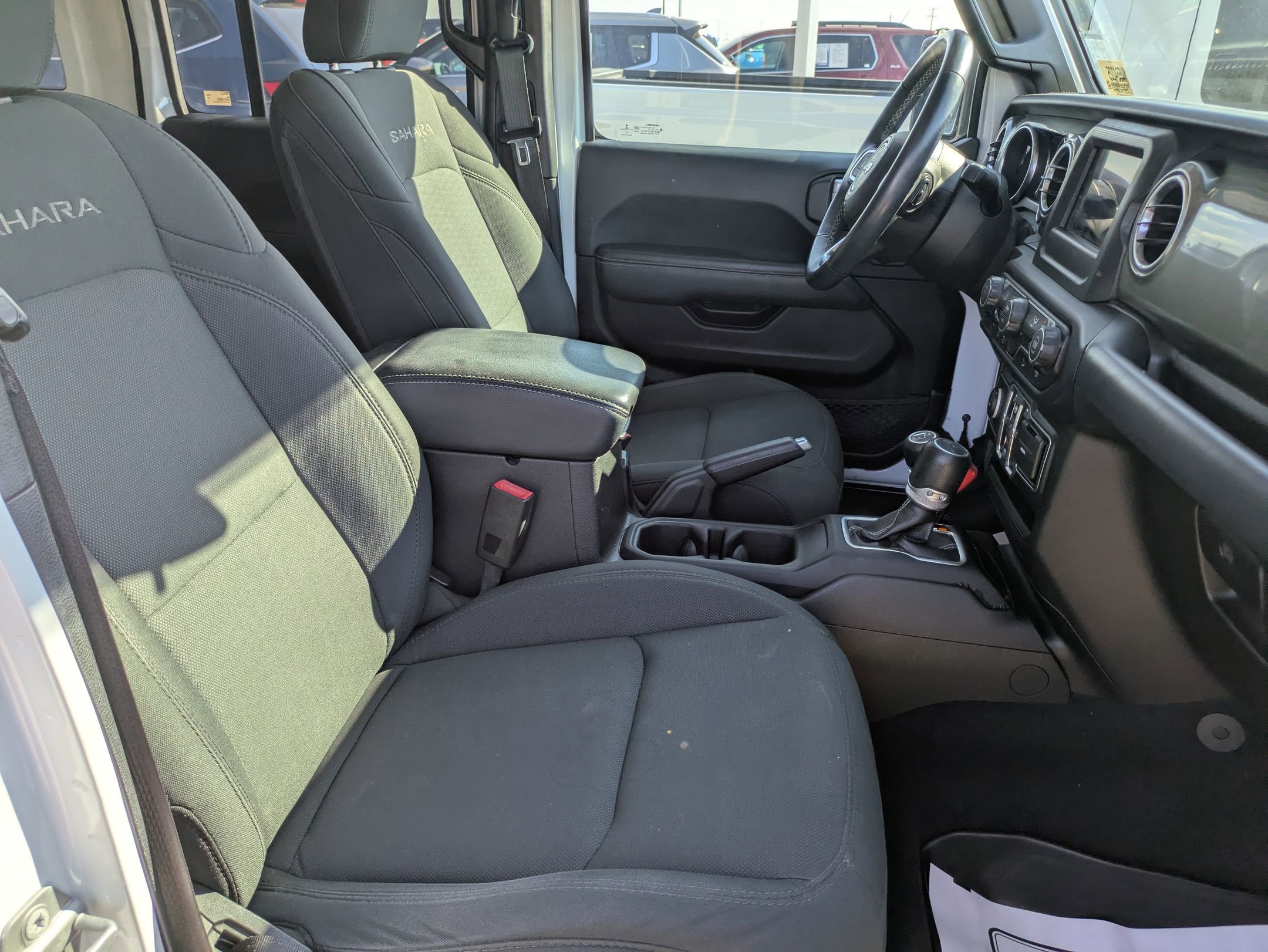 2019 Jeep Wrangler Unlimited Sahara photo 23