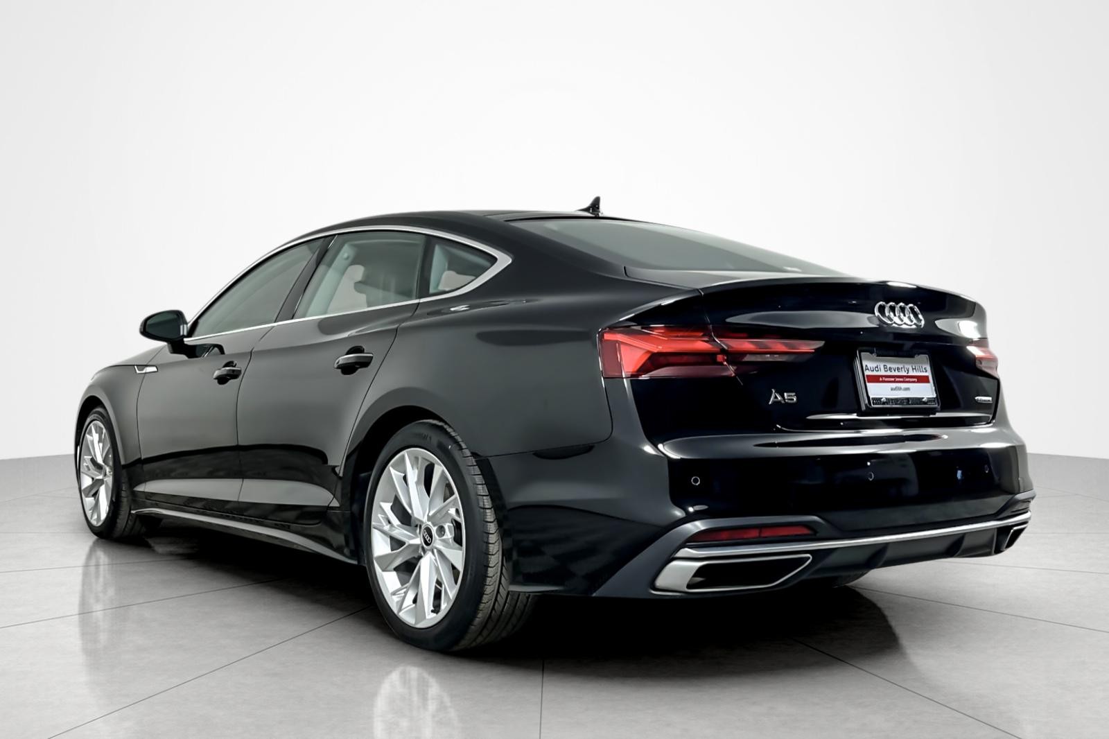 2022 Audi A5 Premium 40 TFSI Quattro photo 3