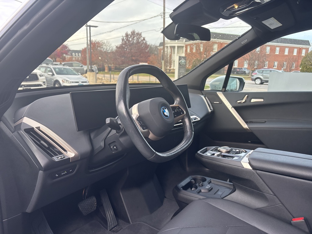 2025 Bmw iX photo 2