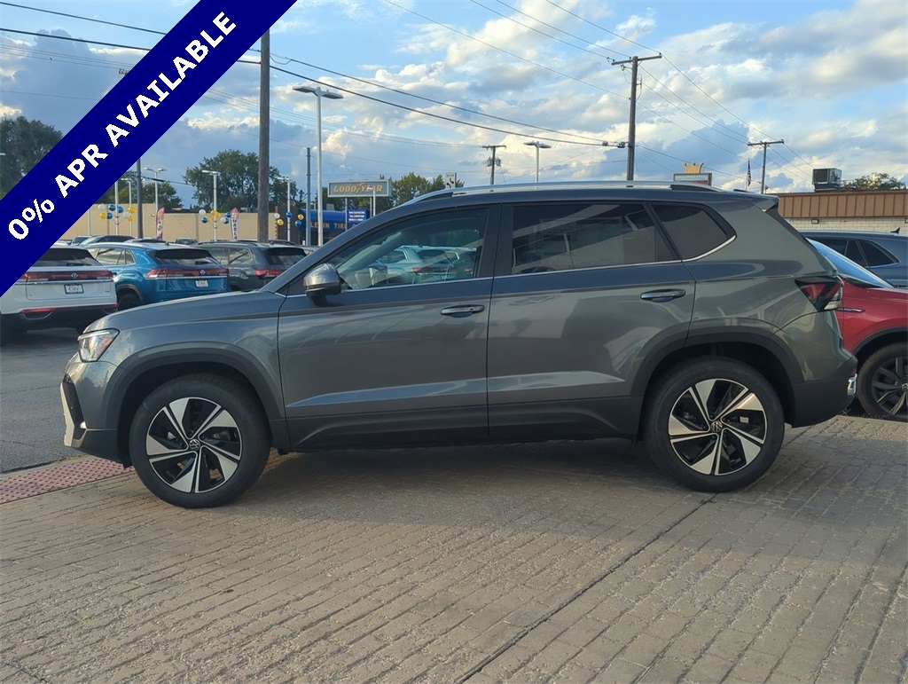 2025 Volkswagen Taos SE photo 2