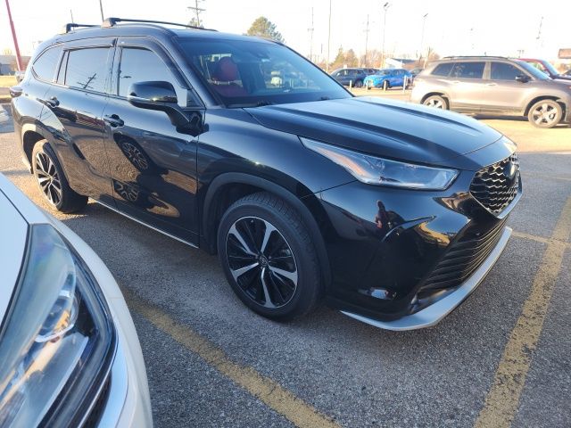 2021 Toyota Highlander XSE's photo