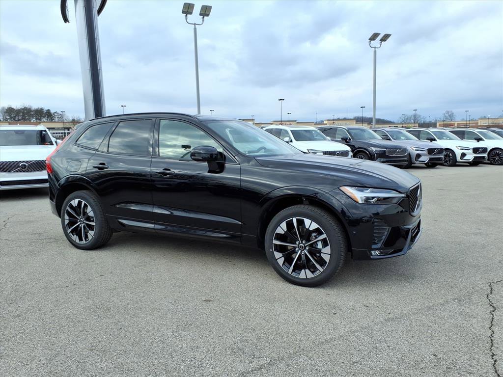 2026 Volvo XC60 Plus's photo