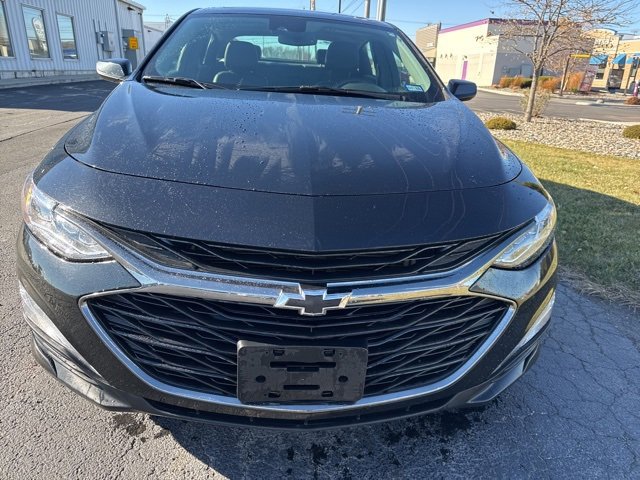 2024 Chevrolet Malibu Premier 2LT photo 2