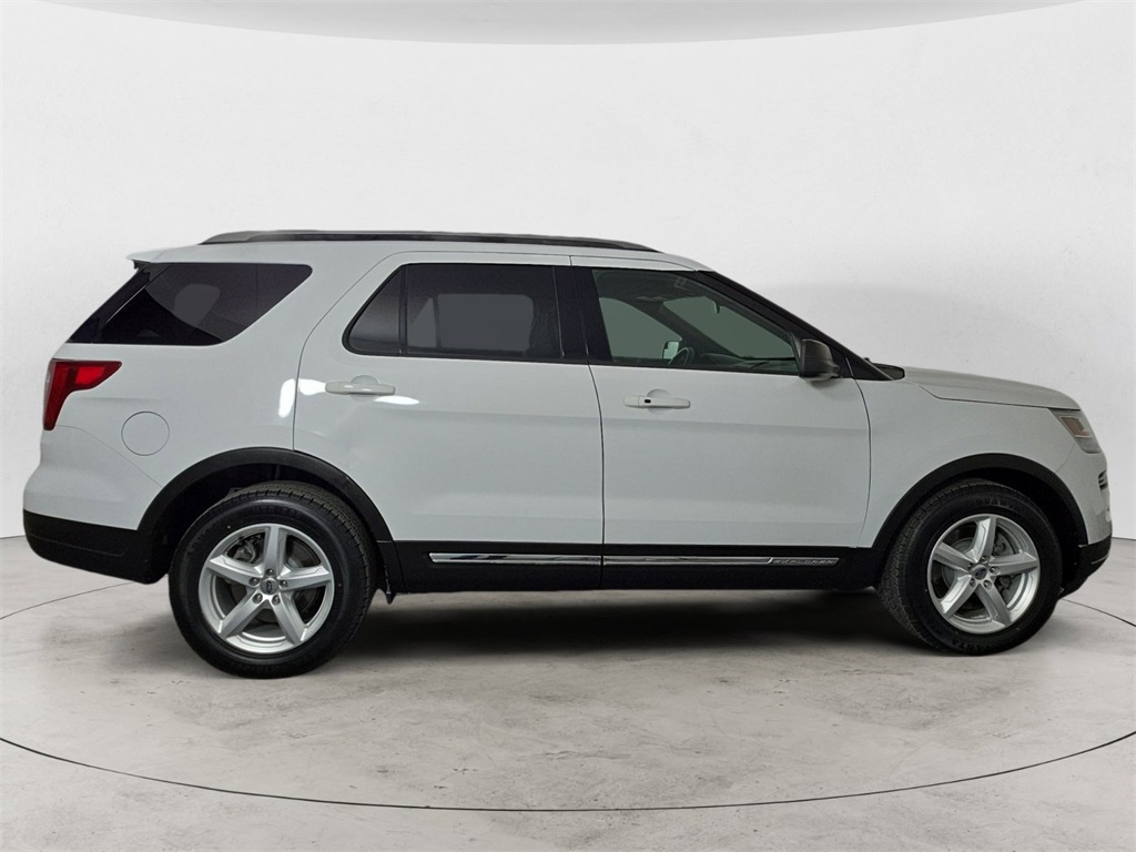 2018 Ford Explorer XLT photo 5