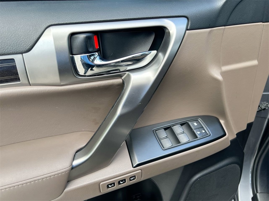 2022 Lexus GX 460 Luxury photo 9