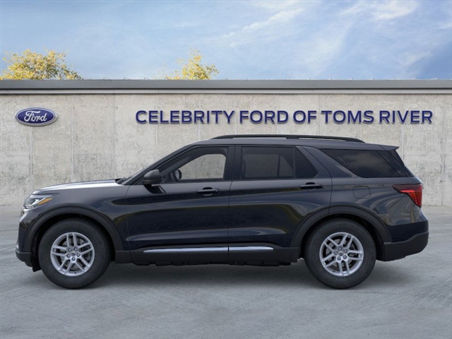 2025 Ford Explorer photo 3