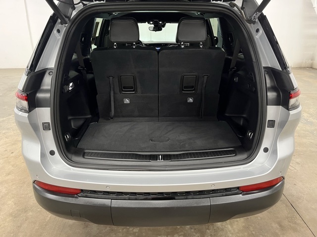 2023 Jeep Grand Cherokee Altitude photo 19
