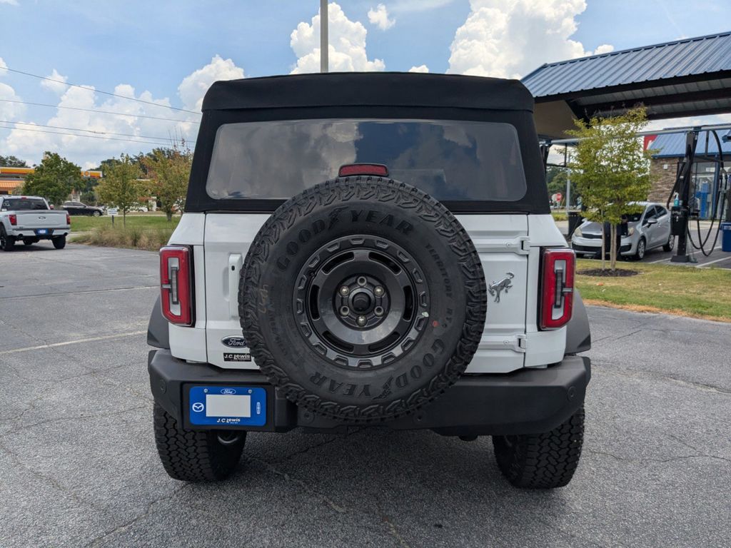 2025 Ford Bronco Outer Banks photo 4