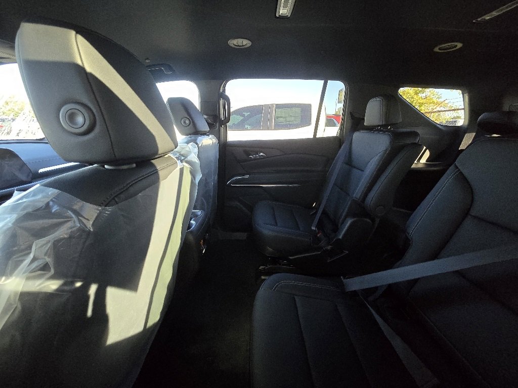2026 Chevrolet Traverse photo 3