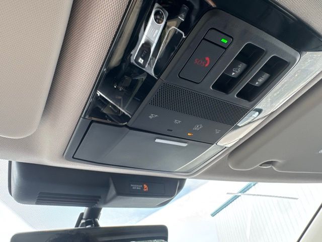 2025 Mitsubishi Outlander SE photo 16