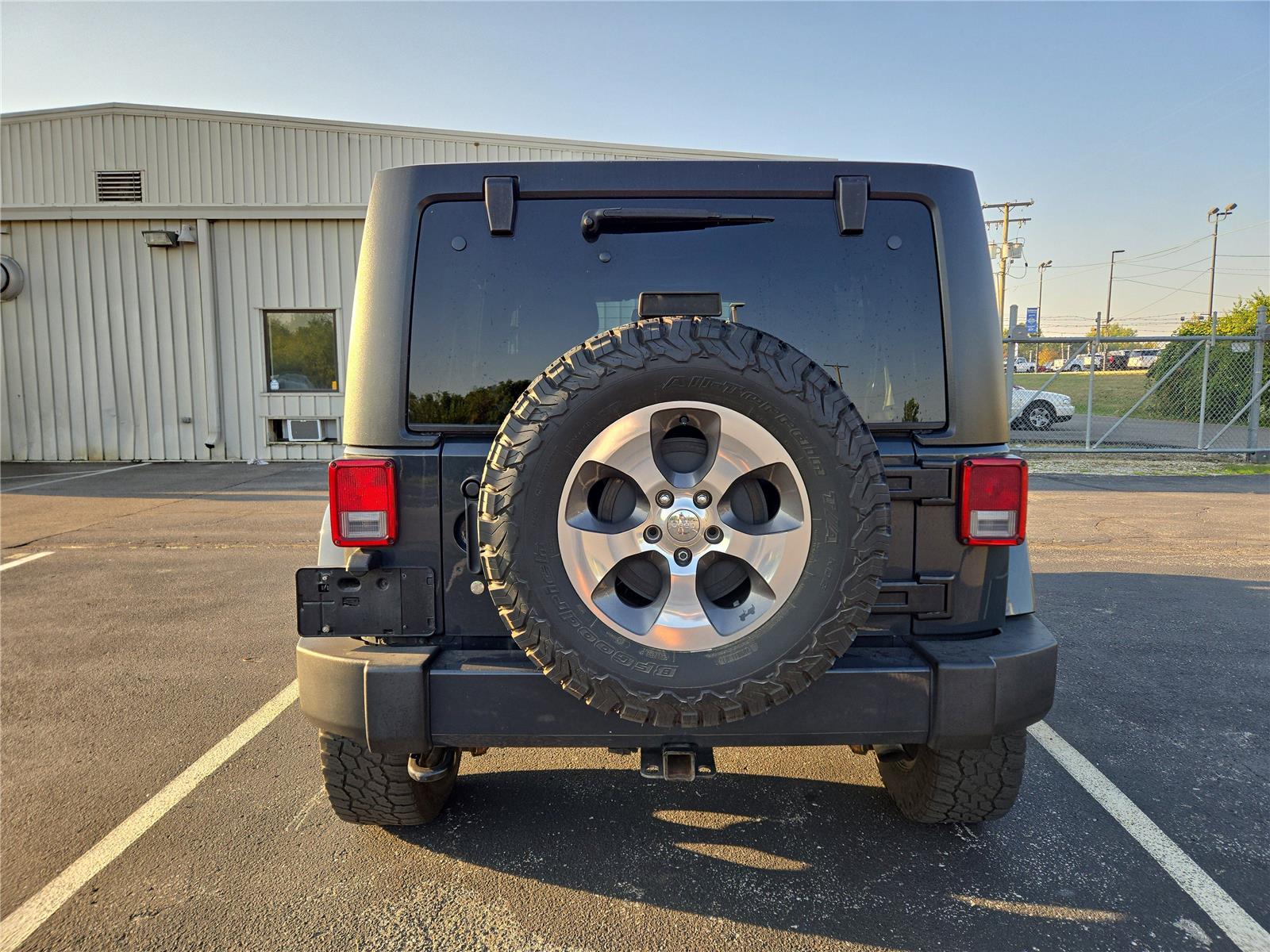 2017 Jeep Wrangler Unlimited Sahara photo 6