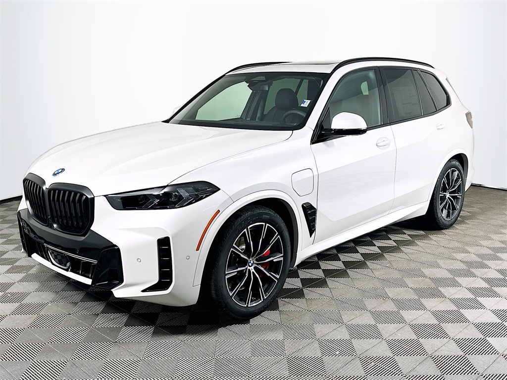 2026 BMW X5 50e's photo