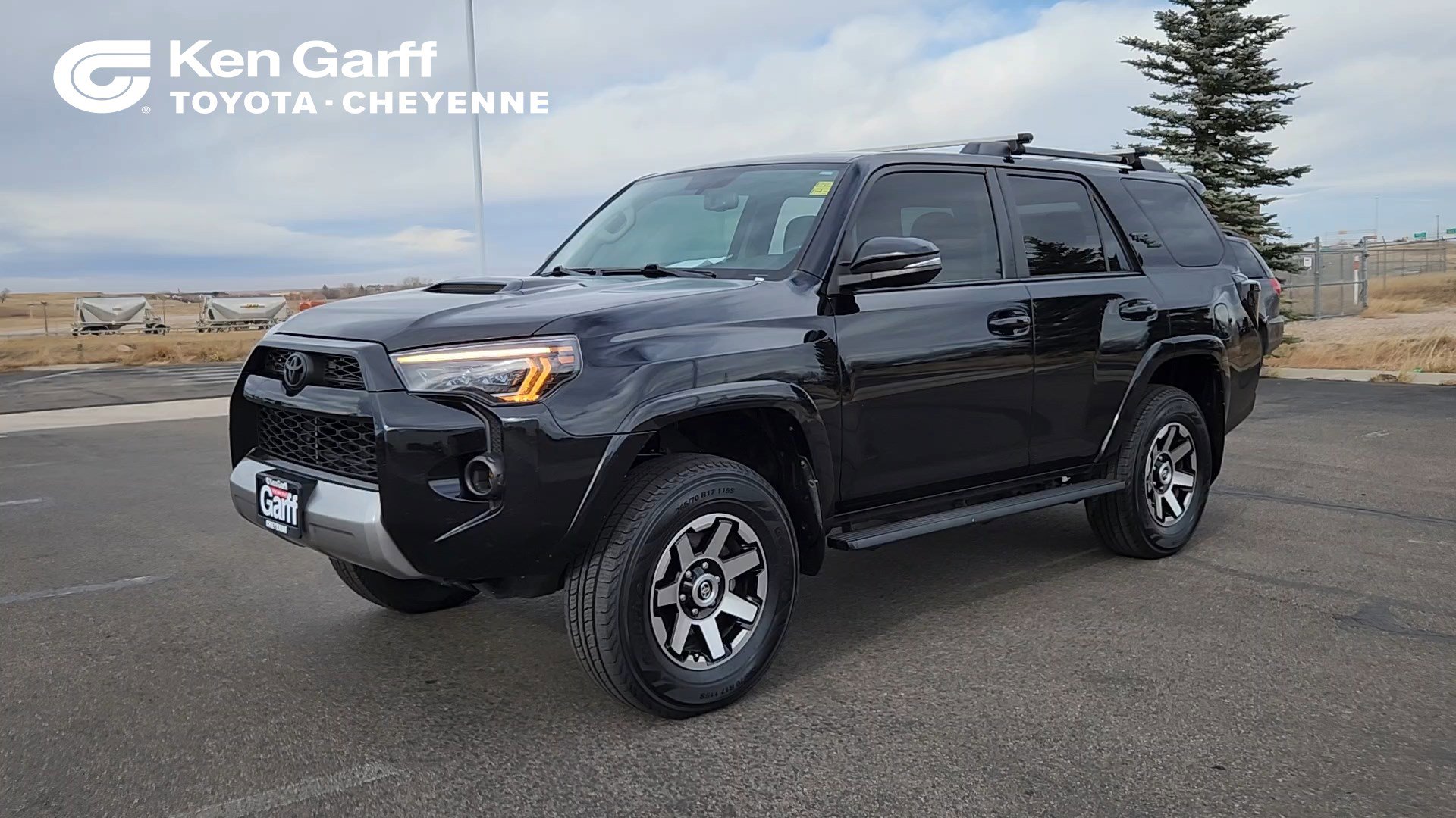 2019 Toyota 4Runner TRD Off-Road Premium's photo