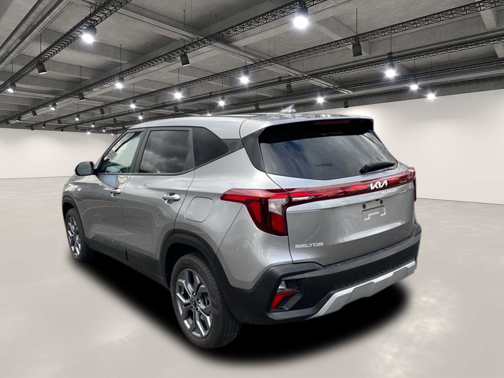 2024 Kia Seltos LX photo 4