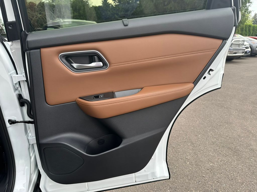 2026 Nissan Rogue Platinum photo 26
