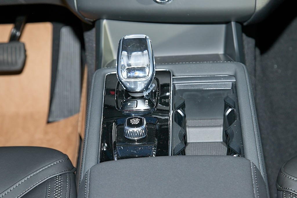 2026 VOLVO XC90 - Image 28