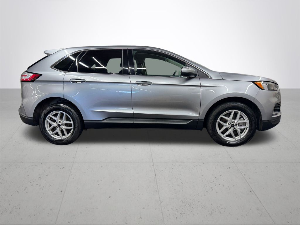 2024 Ford Edge SEL photo 8