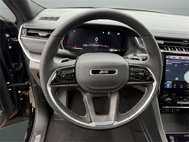2025 Jeep Grand Cherokee Overland photo 10
