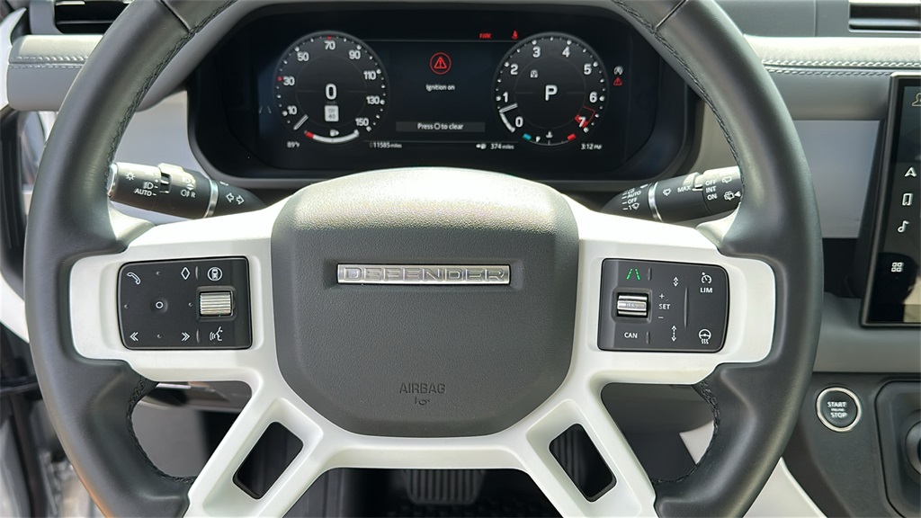 2024 Land Rover Defender 130 S photo 13