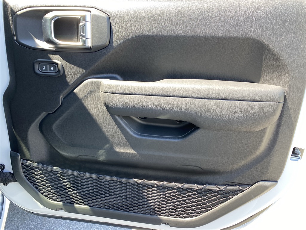 2025 Jeep Wrangler Sport S photo 39