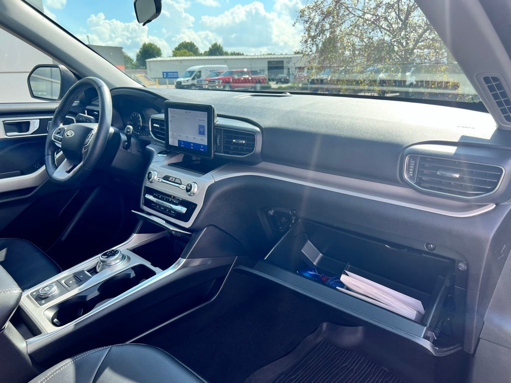 2023 Ford Explorer XLT photo 36