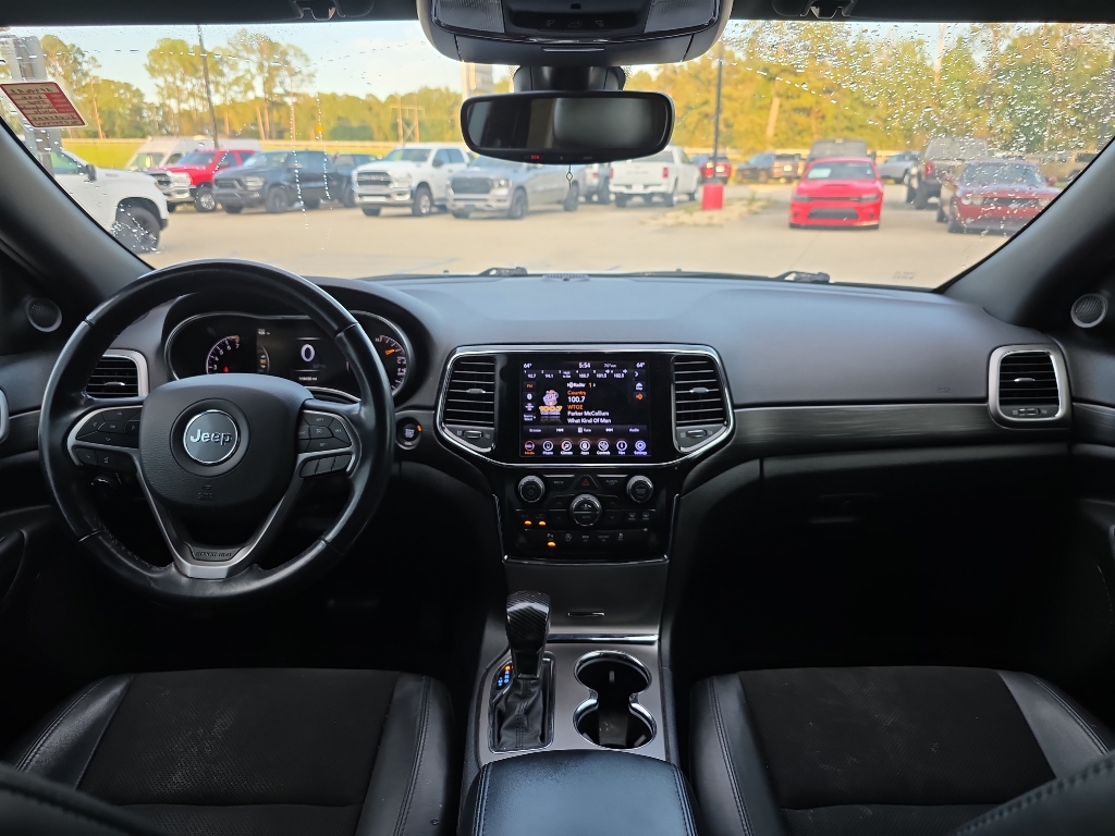 2020 Jeep Grand Cherokee Laredo E photo 12