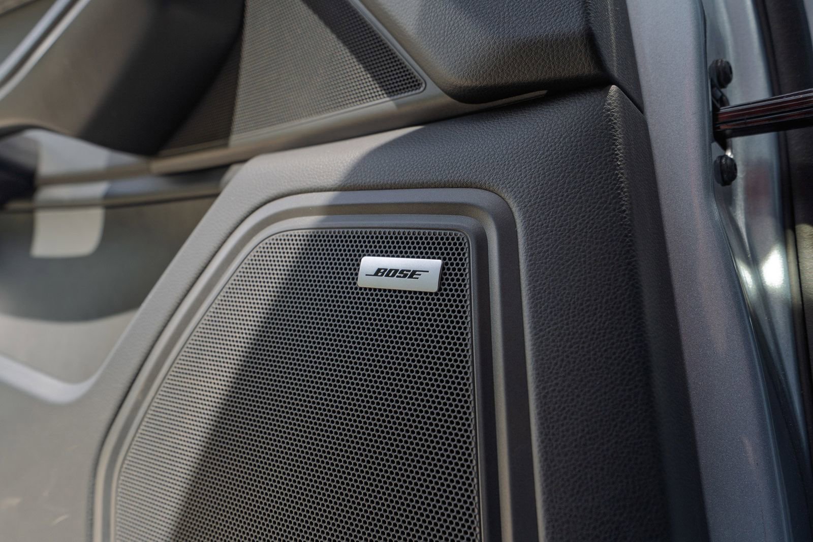 2023 Porsche Macan Base photo 23