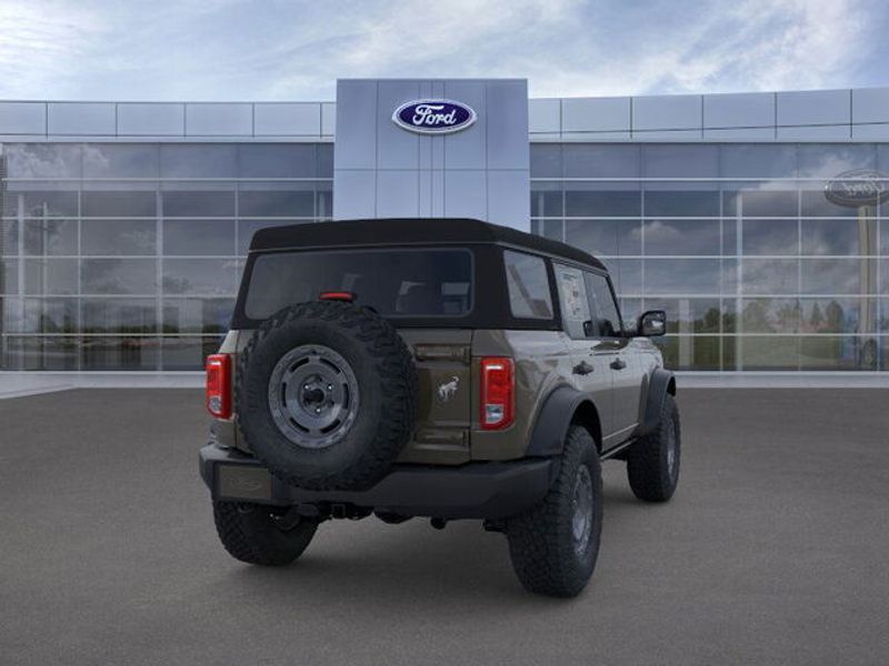 2025 Ford Bronco Base photo 8