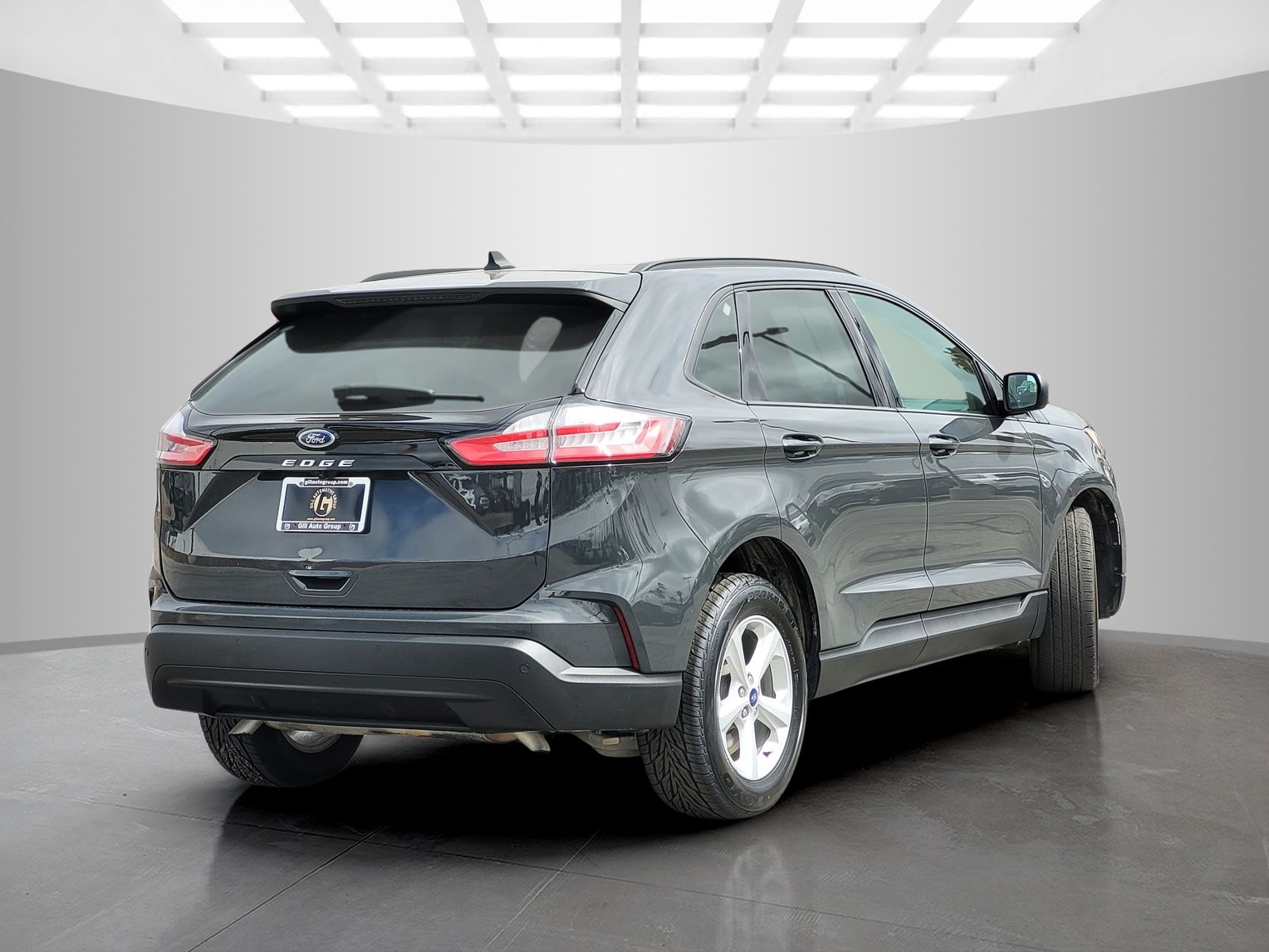 2021 Ford Edge SE photo 4