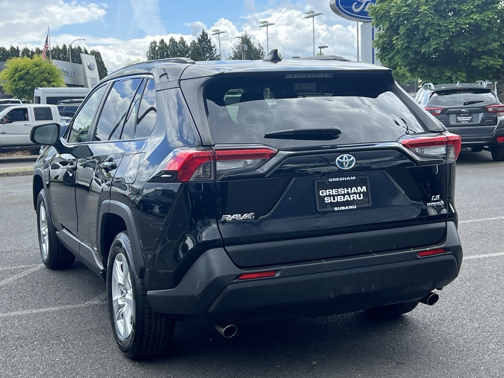 2020 Toyota RAV4 Hybrid LE photo 4