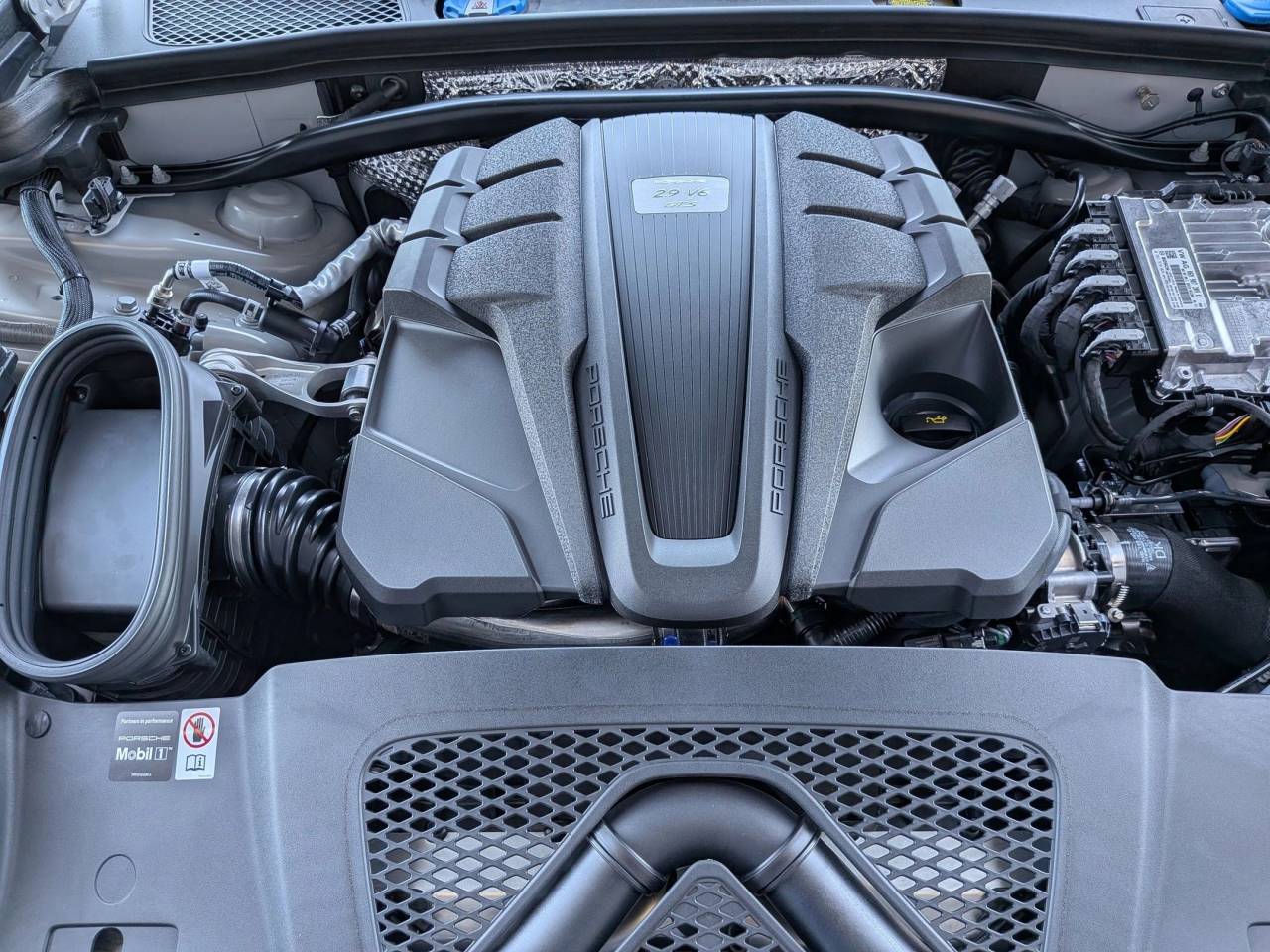 2025 Porsche Macan GTS photo 23