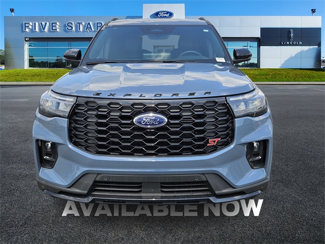2025 Ford Explorer ST photo 2