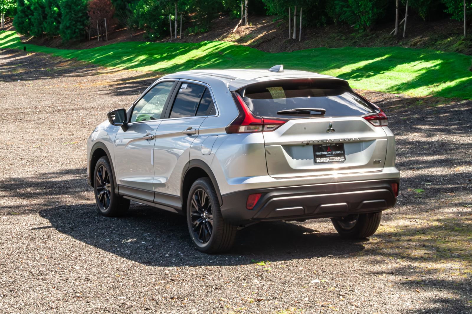 2025 Mitsubishi Eclipse Cross SEL photo 4