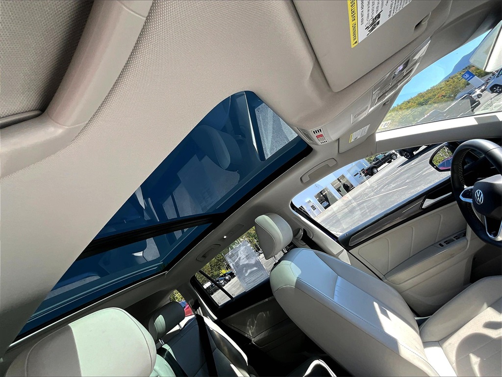 2022 Volkswagen Tiguan SE photo 18