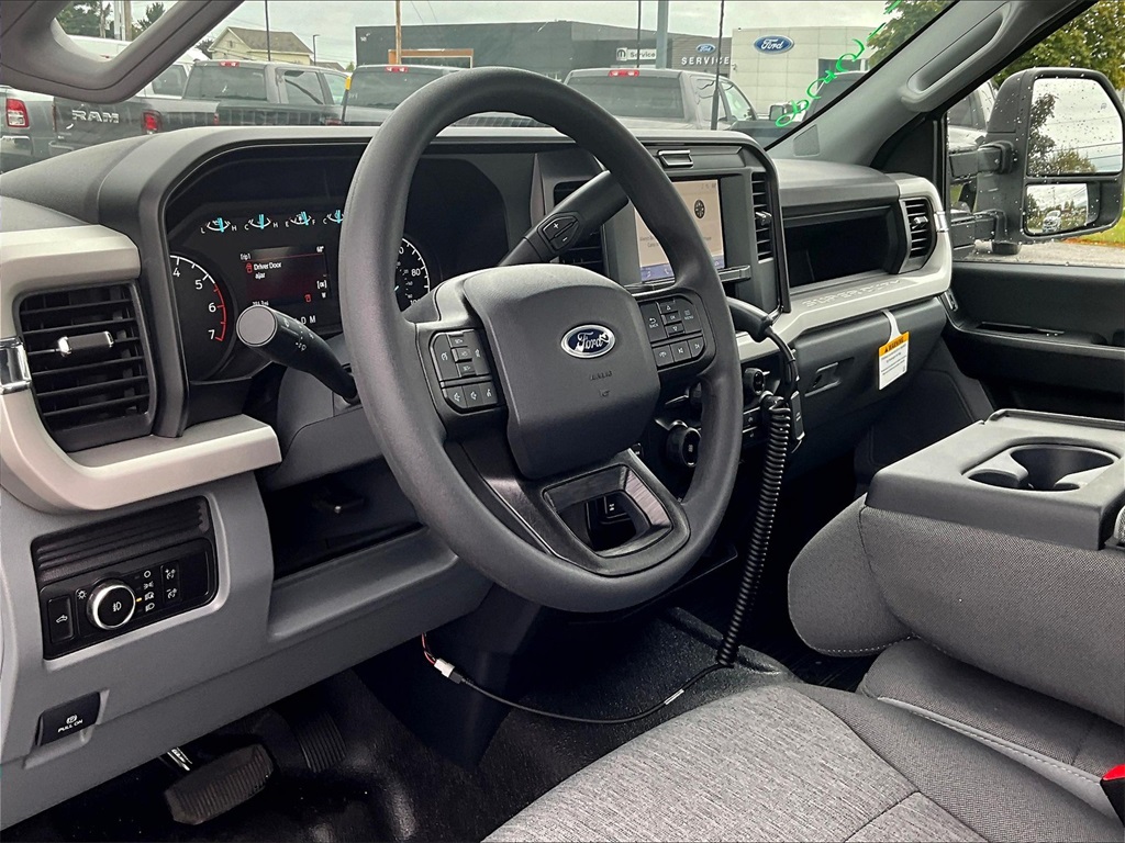 2026 Ford F-350 XL photo 5