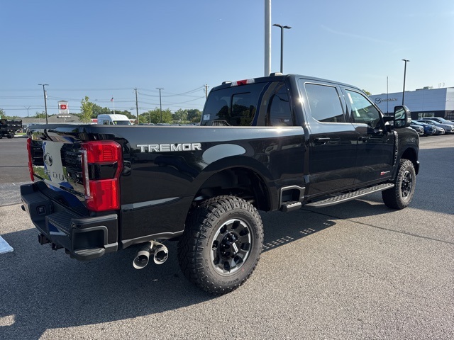 2025 Ford F-350 Lariat photo 3