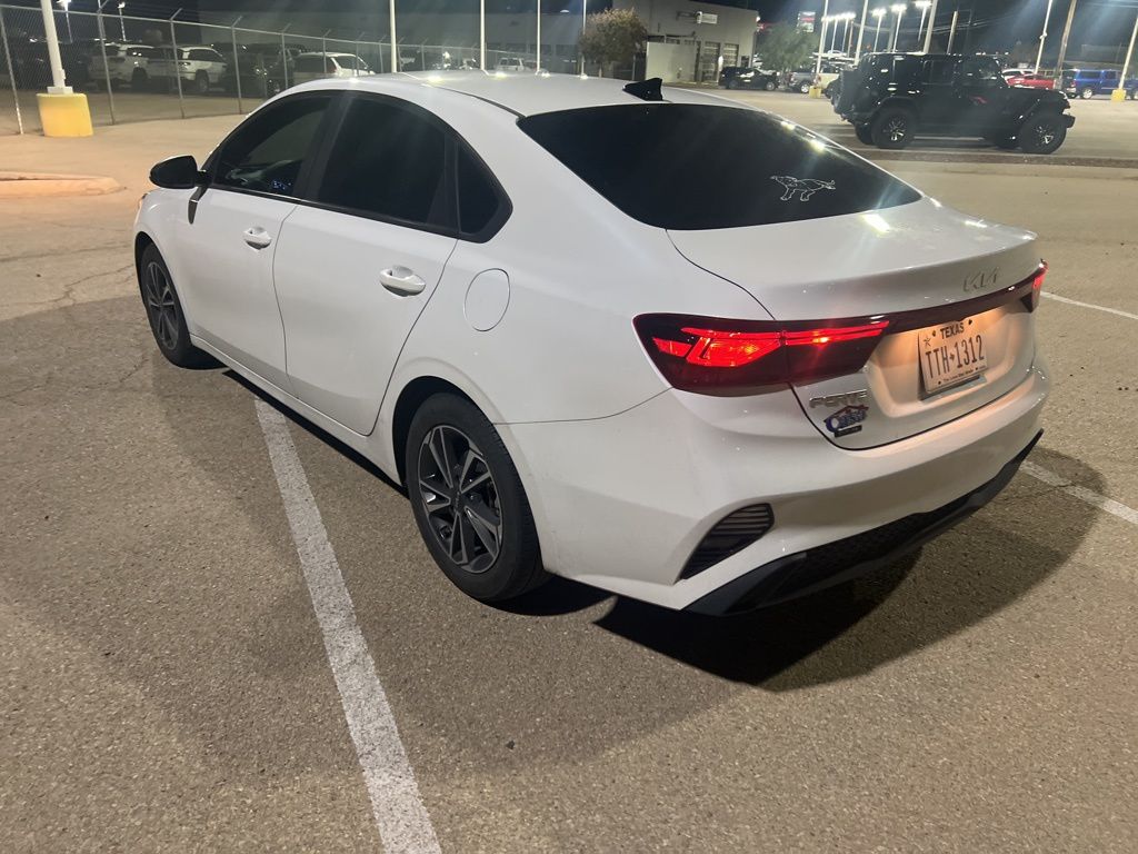 2024 Kia Forte LXS photo 4