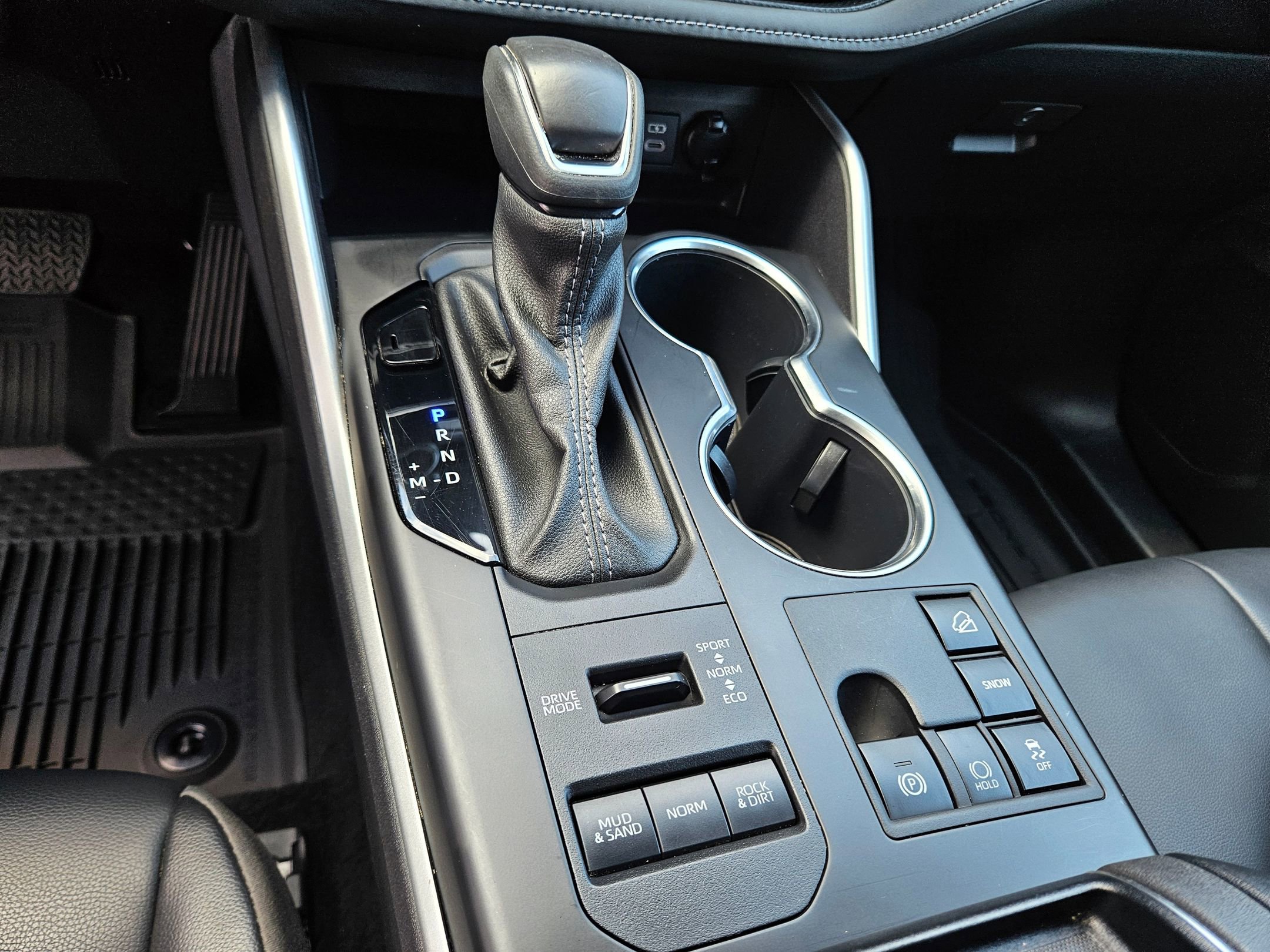 2024 Toyota Highlander XLE photo 31