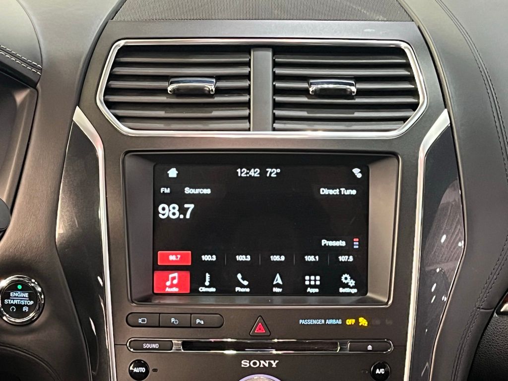 2018 Ford Explorer Platinum photo 25