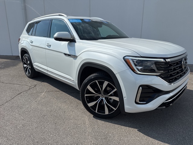 Certified 2024 Volkswagen Atlas SEL Premium R-Line with VIN 1V2FR2CA6RC537272 for sale in Kansas City