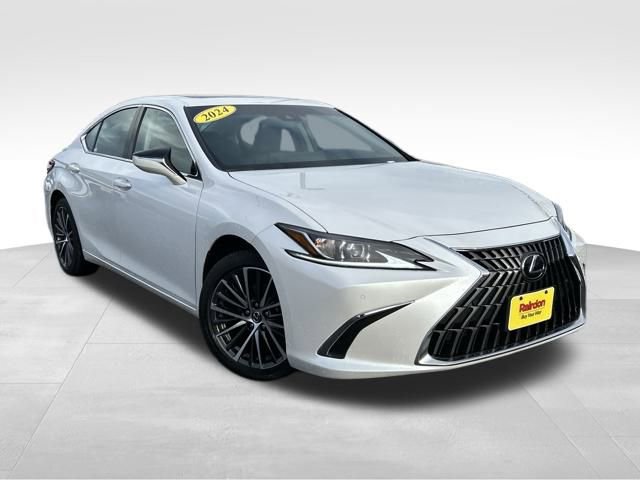 2024 Lexus ES Hybrid 300h's photo