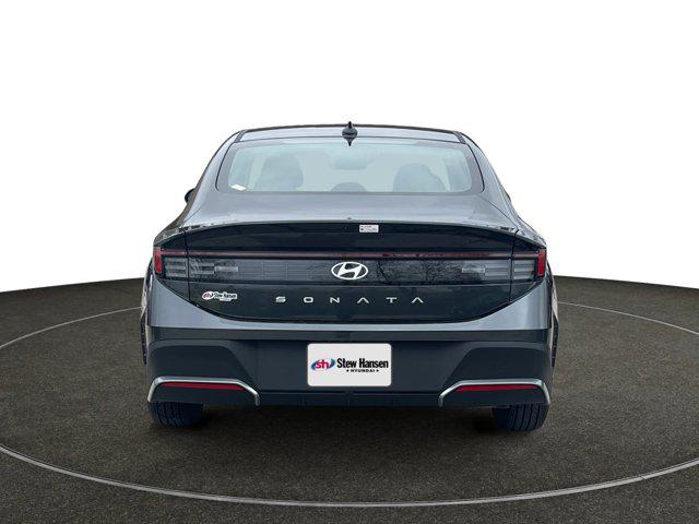 2025 Hyundai Sonata SE photo 4